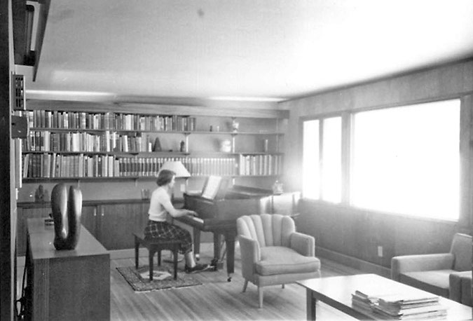 1959-Marian-atPiano